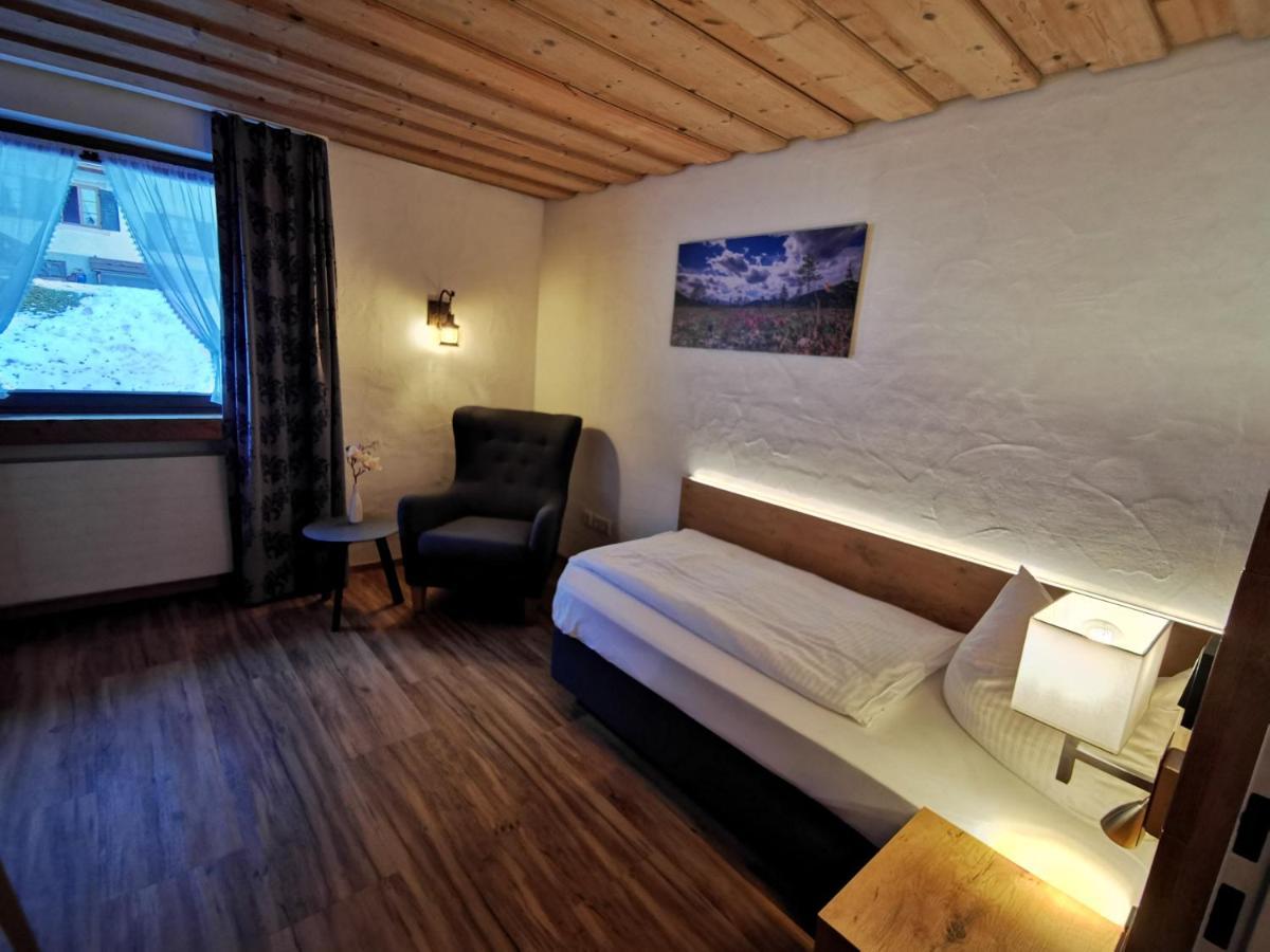 & Zur Post Hotel 3*