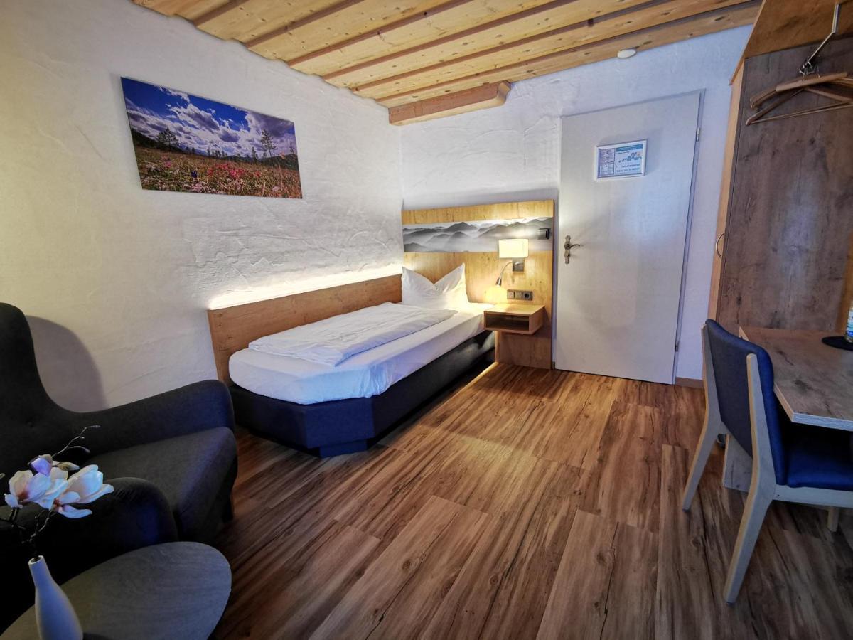 & Zur Post Hotel 3*