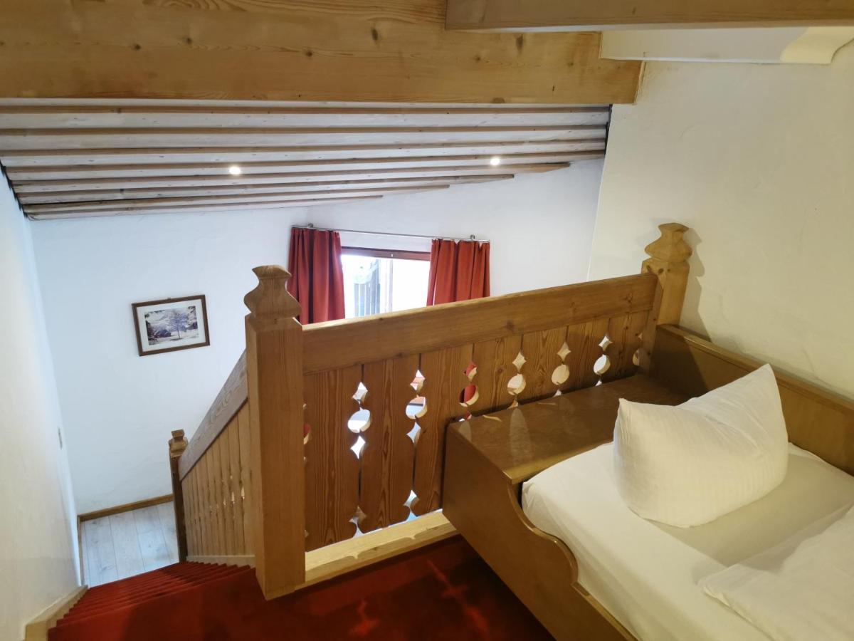 & Zur Post Hotel