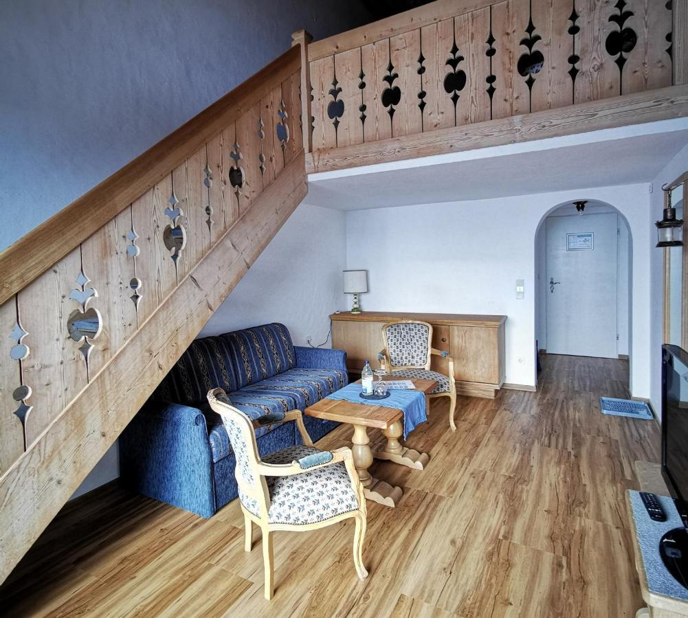 & Zur Post Hotel Wallgau