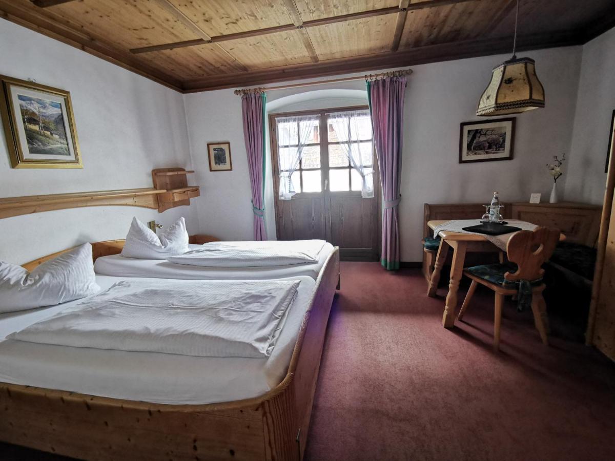 Hotel & Zur Post Wallgau
