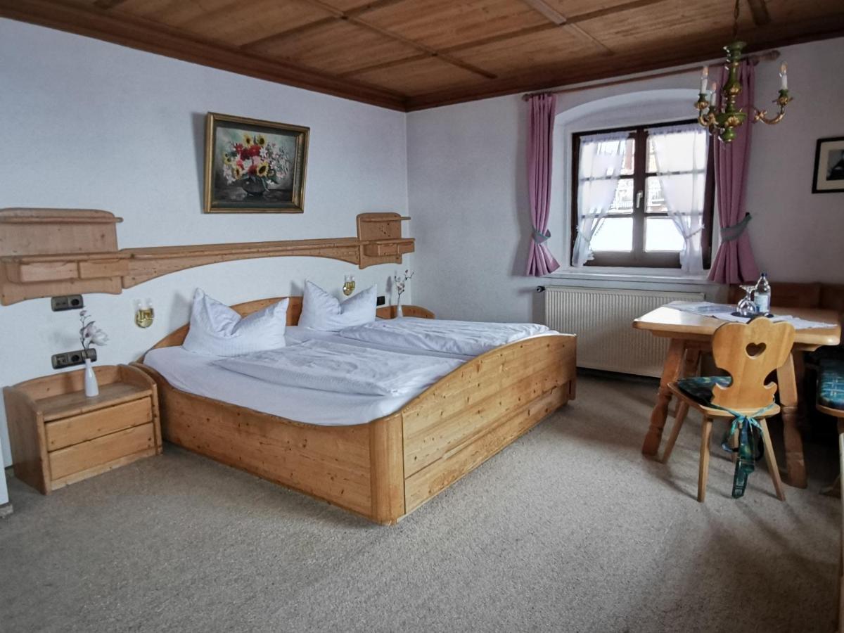Hotel & Zur Post Wallgau