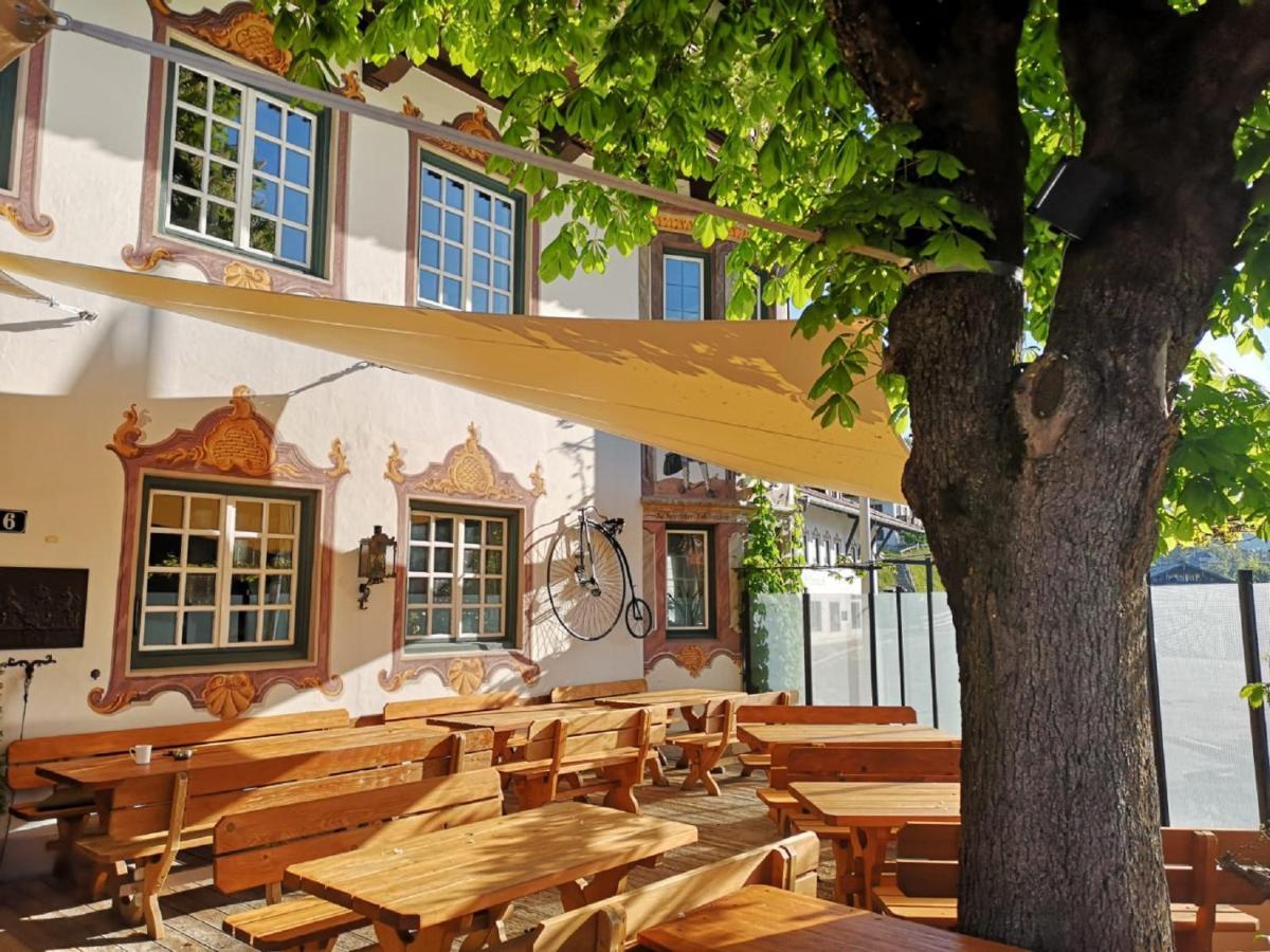 Hotel & Zur Post